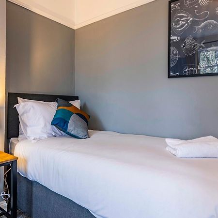 Lovely 4Bdr Home- Off Street Parking Sleeps 7 Нотингам Екстериор снимка