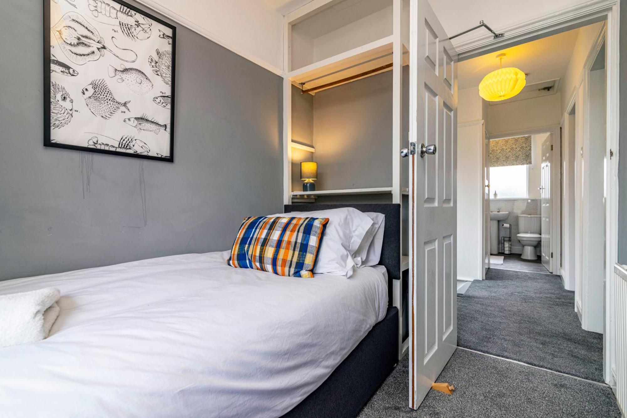 Lovely 4Bdr Home- Off Street Parking Sleeps 7 Нотингам Екстериор снимка