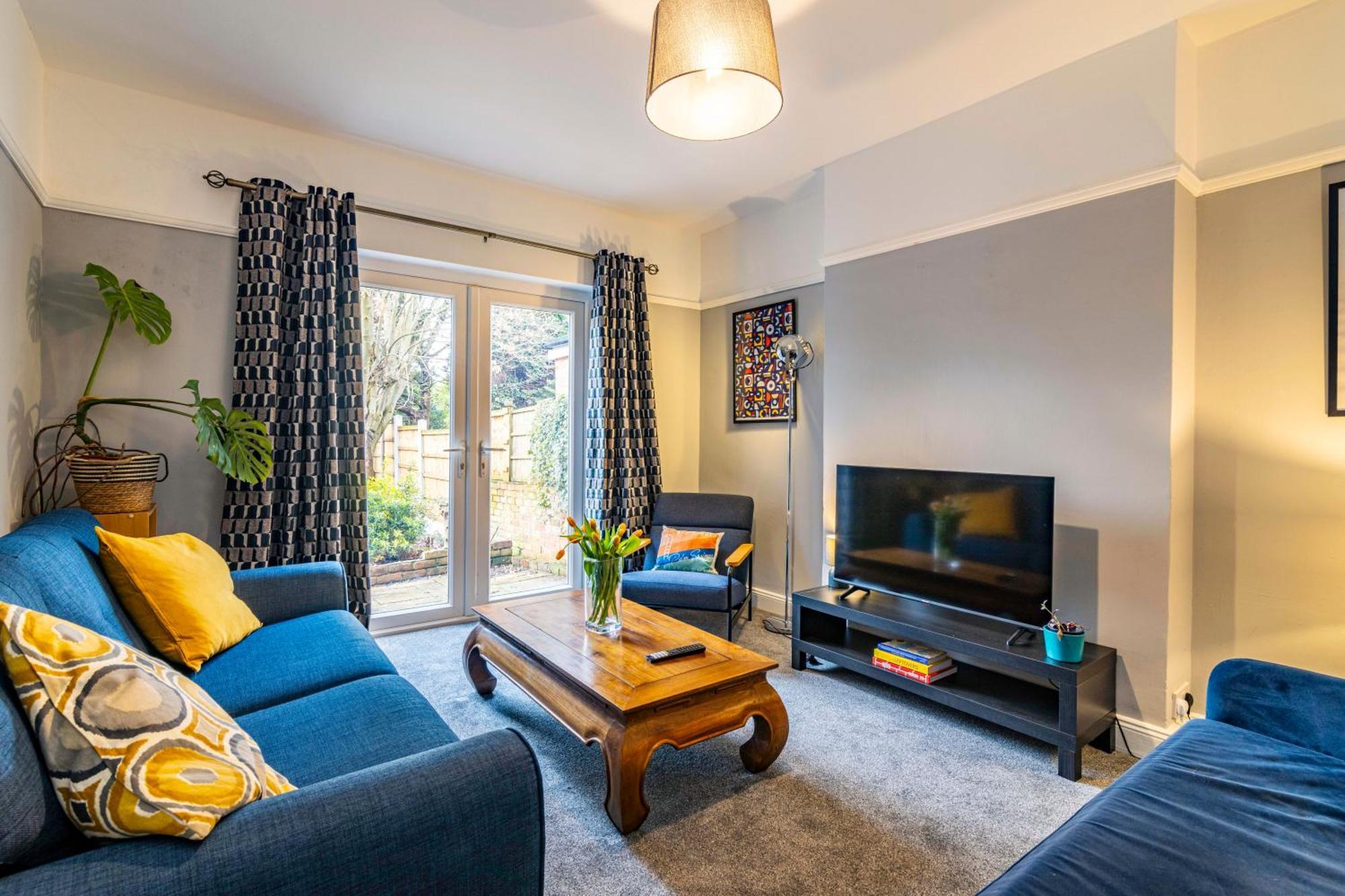 Lovely 4Bdr Home- Off Street Parking Sleeps 7 Нотингам Екстериор снимка