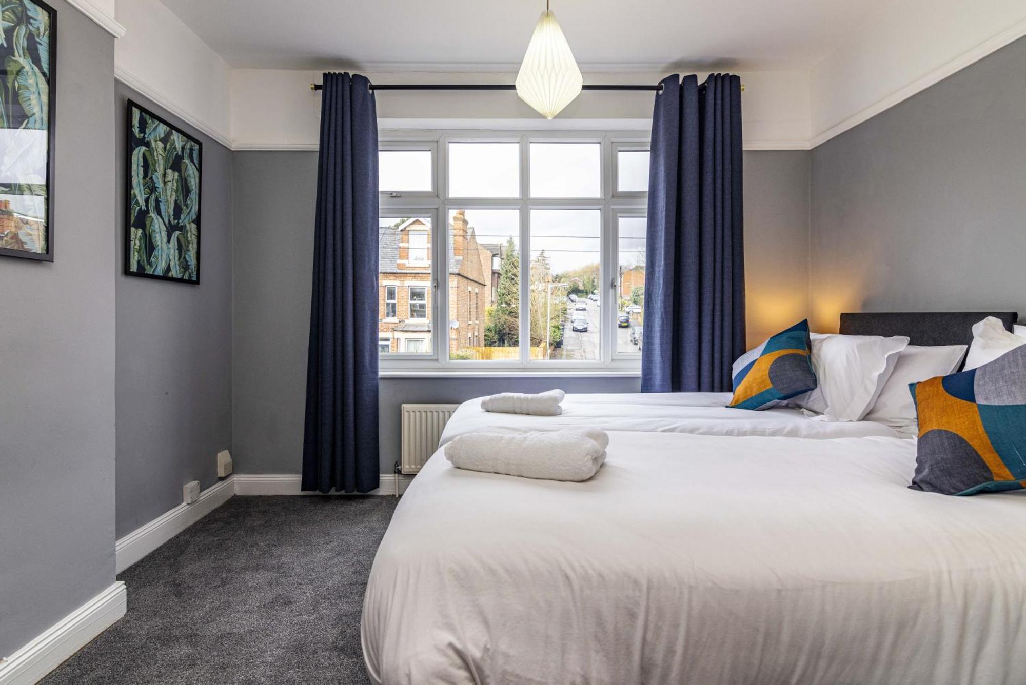 Lovely 4Bdr Home- Off Street Parking Sleeps 7 Нотингам Екстериор снимка