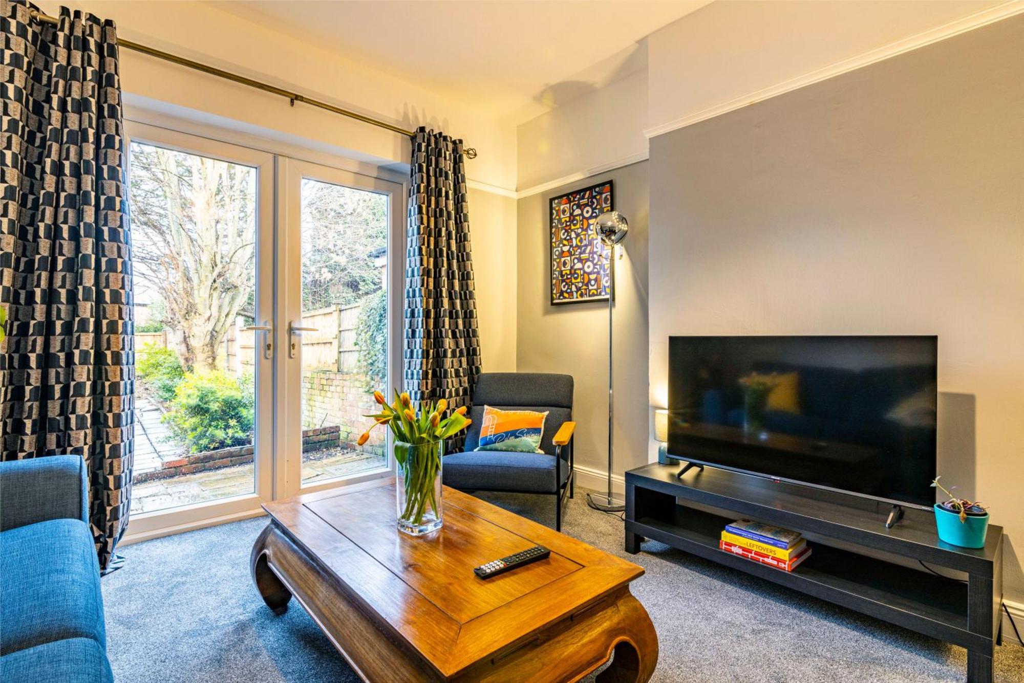 Lovely 4Bdr Home- Off Street Parking Sleeps 7 Нотингам Екстериор снимка