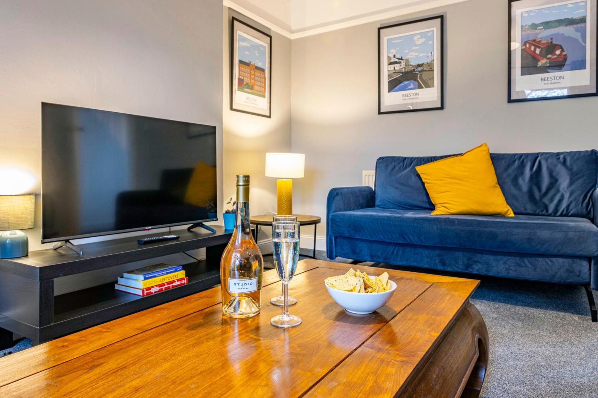 Lovely 4Bdr Home- Off Street Parking Sleeps 7 Нотингам Екстериор снимка